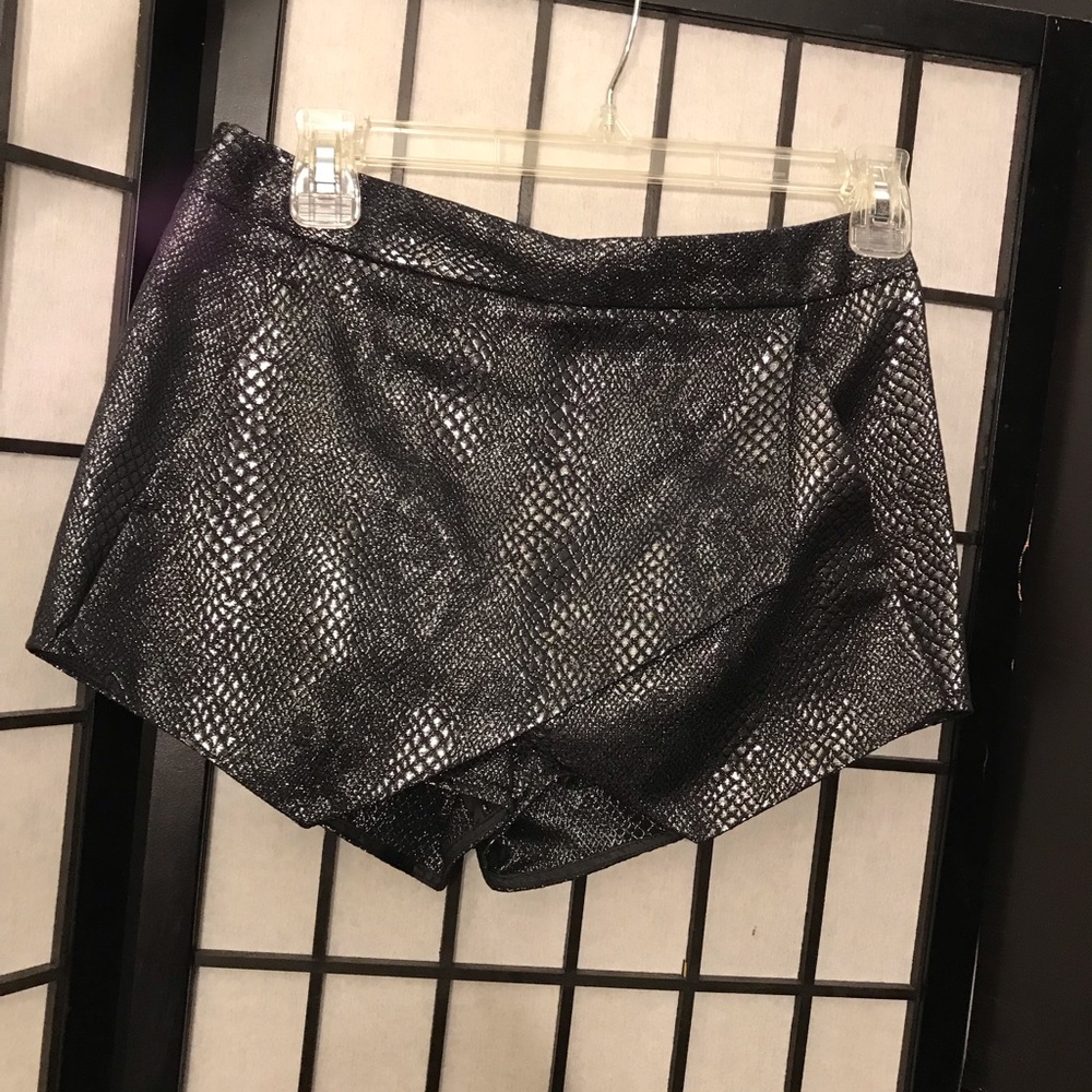 🖤Black snakeskin pattern skort